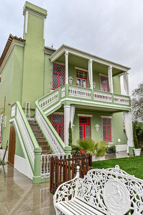 Vintage Balcony Guesthouse أوفار المظهر الخارجي الصورة